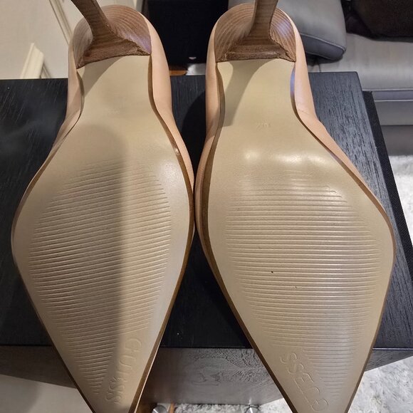Tan GUESS heels – Size 8 (No box) - Picture 3 of 5